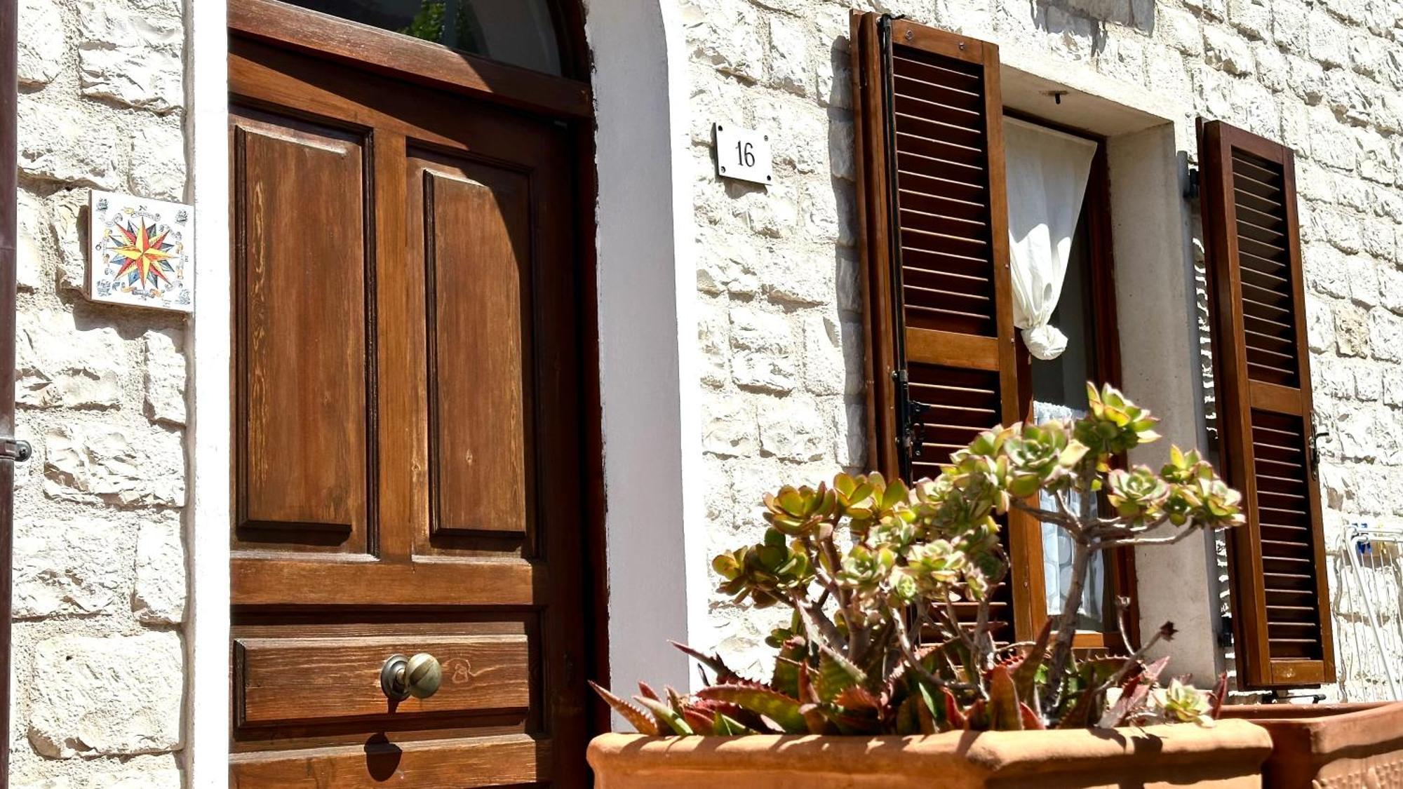 S178 - Sirolo, Delizioso Cielo-Terra Con Ingresso Indipendente Apartment Екстериор снимка